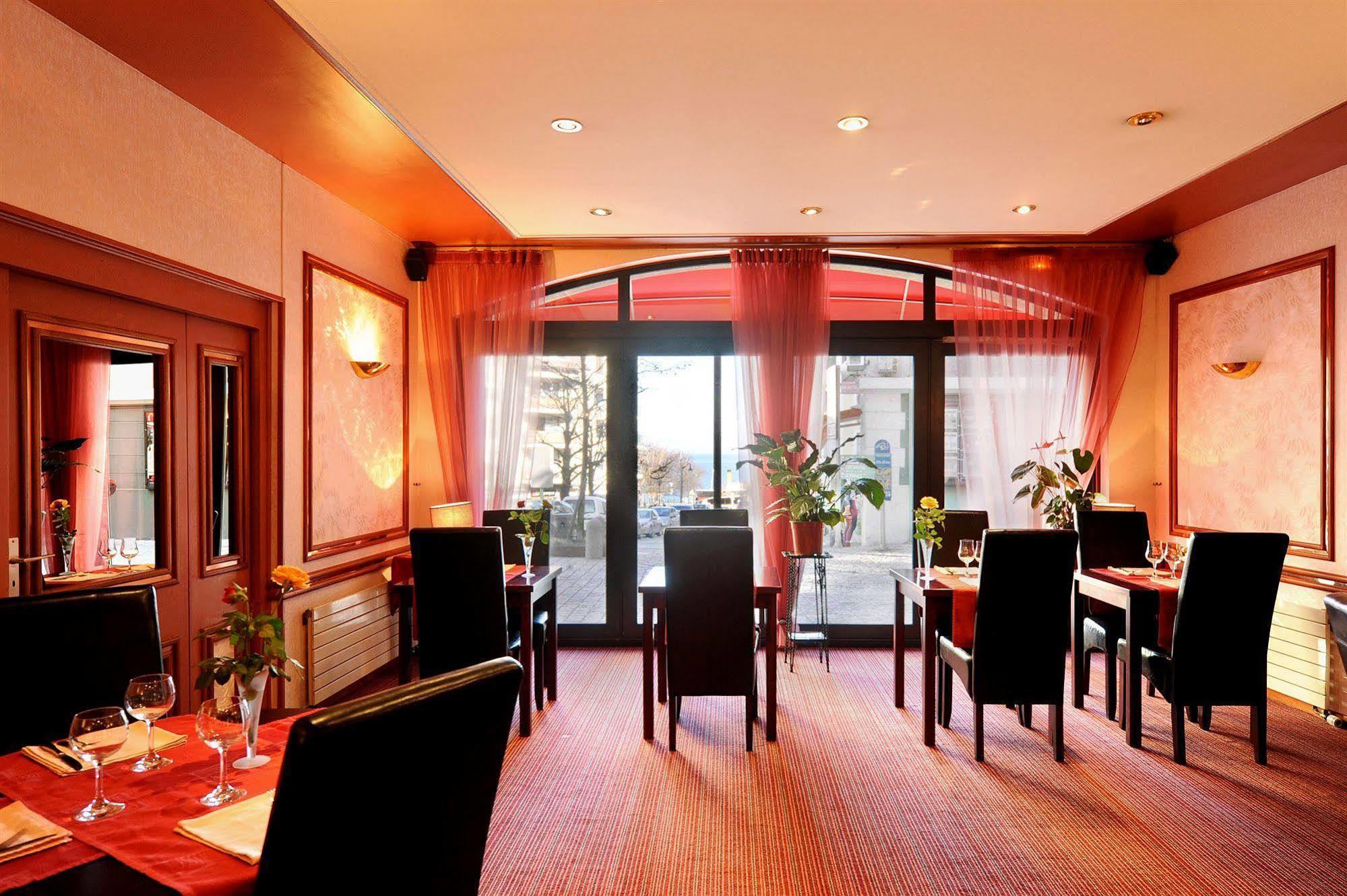 Hotel Le Bourgogne Évian-les-Bains Екстериор снимка