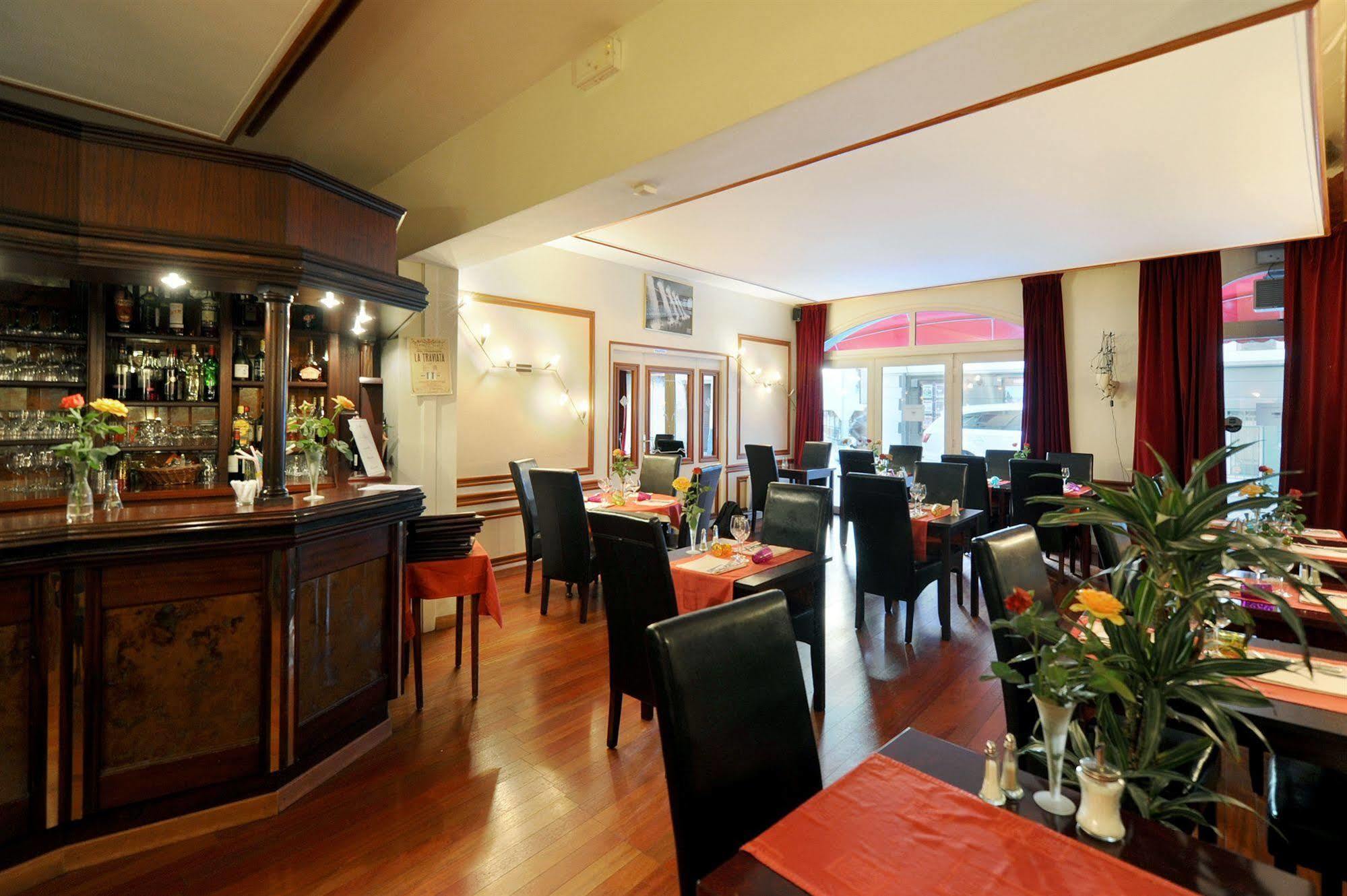 Hotel Le Bourgogne Évian-les-Bains Екстериор снимка
